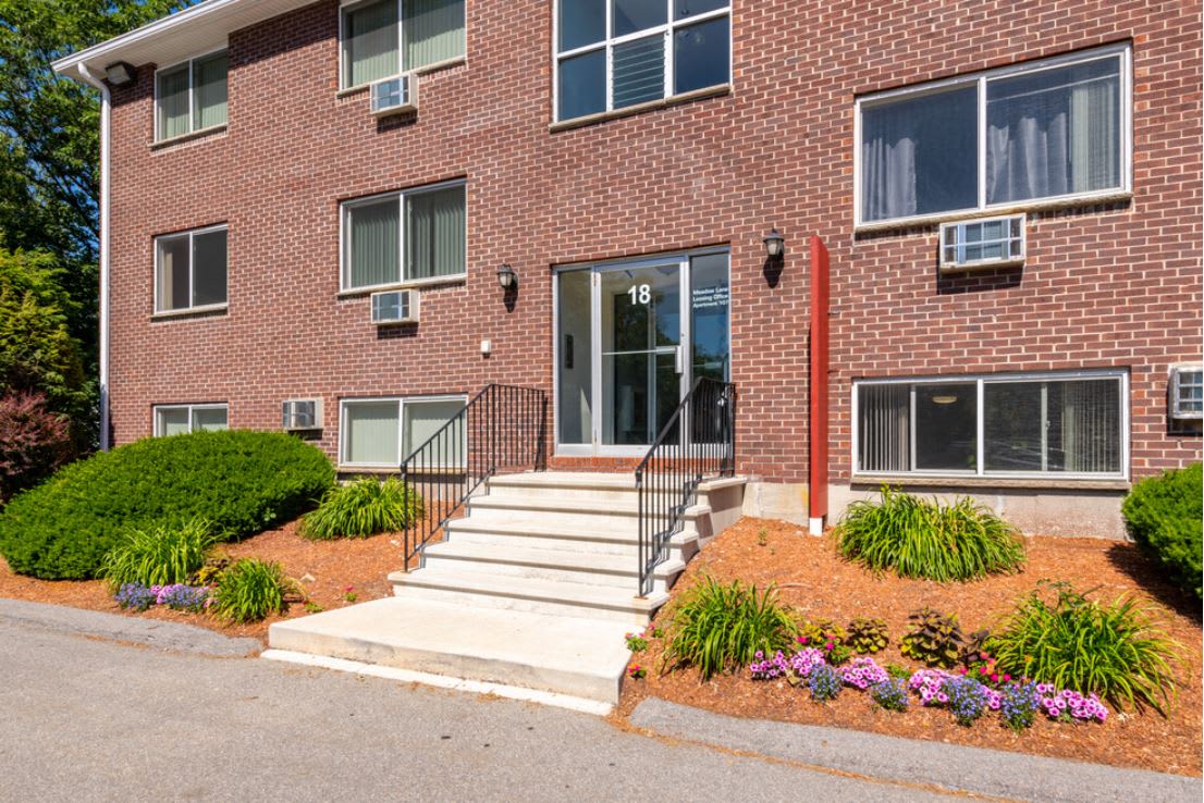 Lowell, MA Student Apartments Studio 12 Beds Photos Meadow Lane